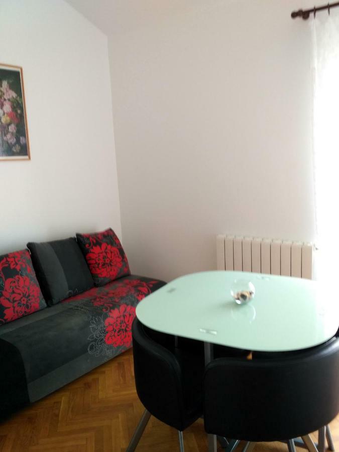 באסקה Apartments Irena מראה חיצוני תמונה