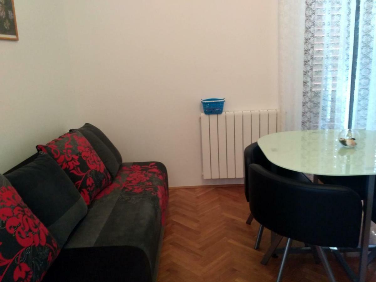 באסקה Apartments Irena מראה חיצוני תמונה